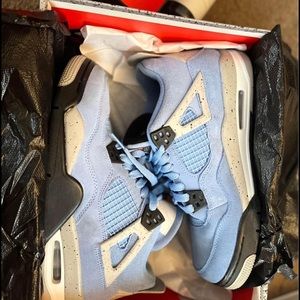 Jordan retro 4 university blue 7y